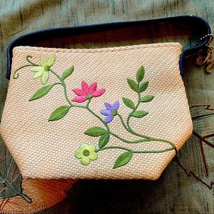 Straw cloth embroidered handbag